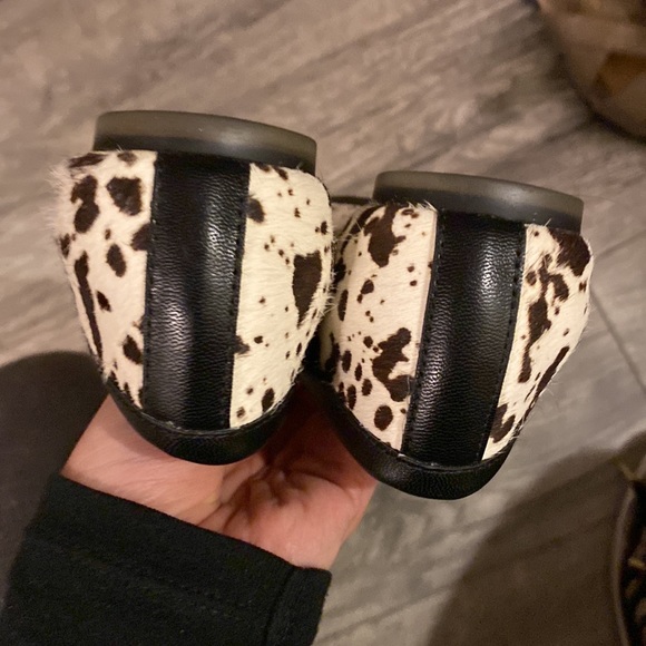 Cow print pointy loafers - Picture 9 of 11